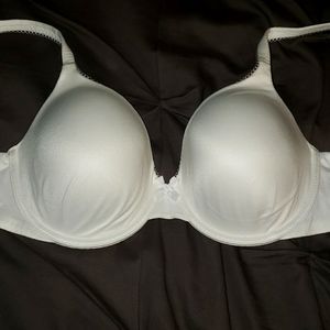 Victoria's Secret white bra 36C